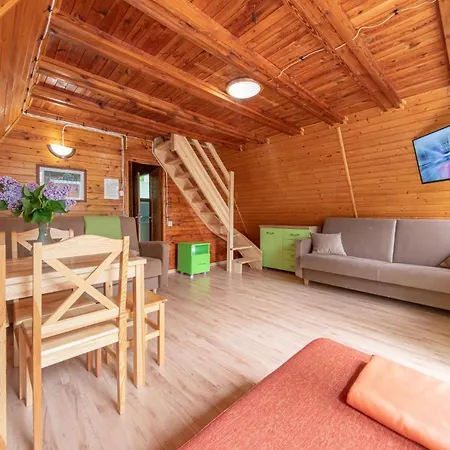 Pod Lasem Blisko Morza 슈투토보