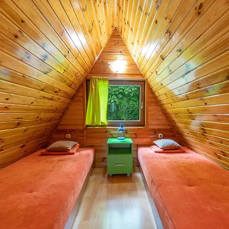 Pod Lasem Blisko Morza Lodge *