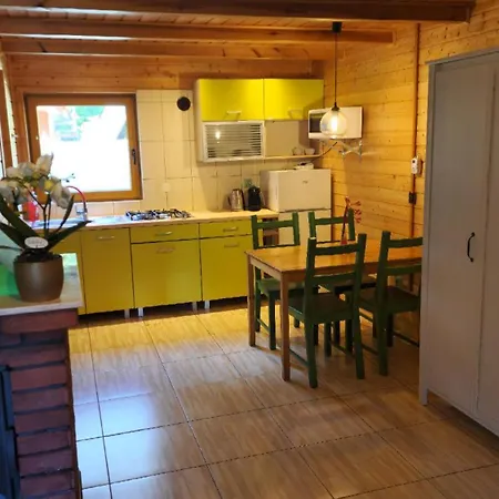 Pod Lasem Blisko Morza * 슈투토보