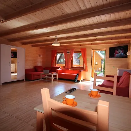 Lodge Pod Lasem Blisko Morza